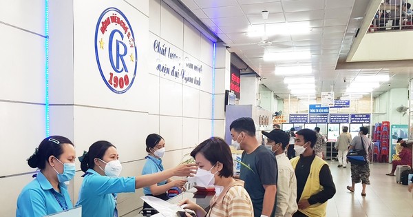 TPHCM: Nhiều cơ sở y tế thông báo không nhận hoa, quà ngày Thầy thuốc Việt Nam