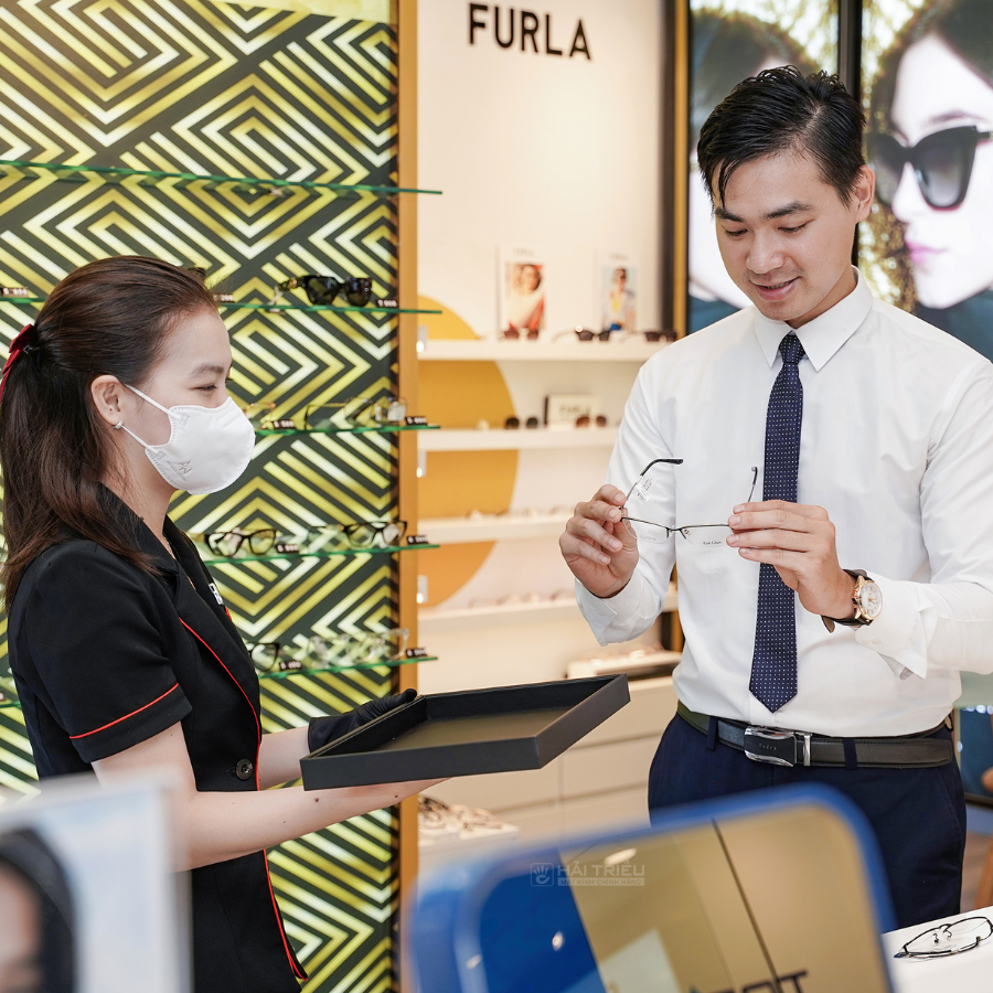 Đo mắt miễn phí ở đâu, nên đo vào sáng hay tối là chuẩn xác?